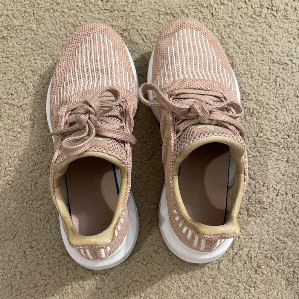 Adidas Sneakers